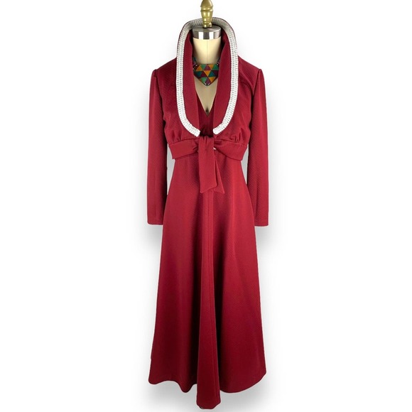 1960s custom made A-line halter maroon hippie dress with matching cropped jacket - Picture 12 of 16
